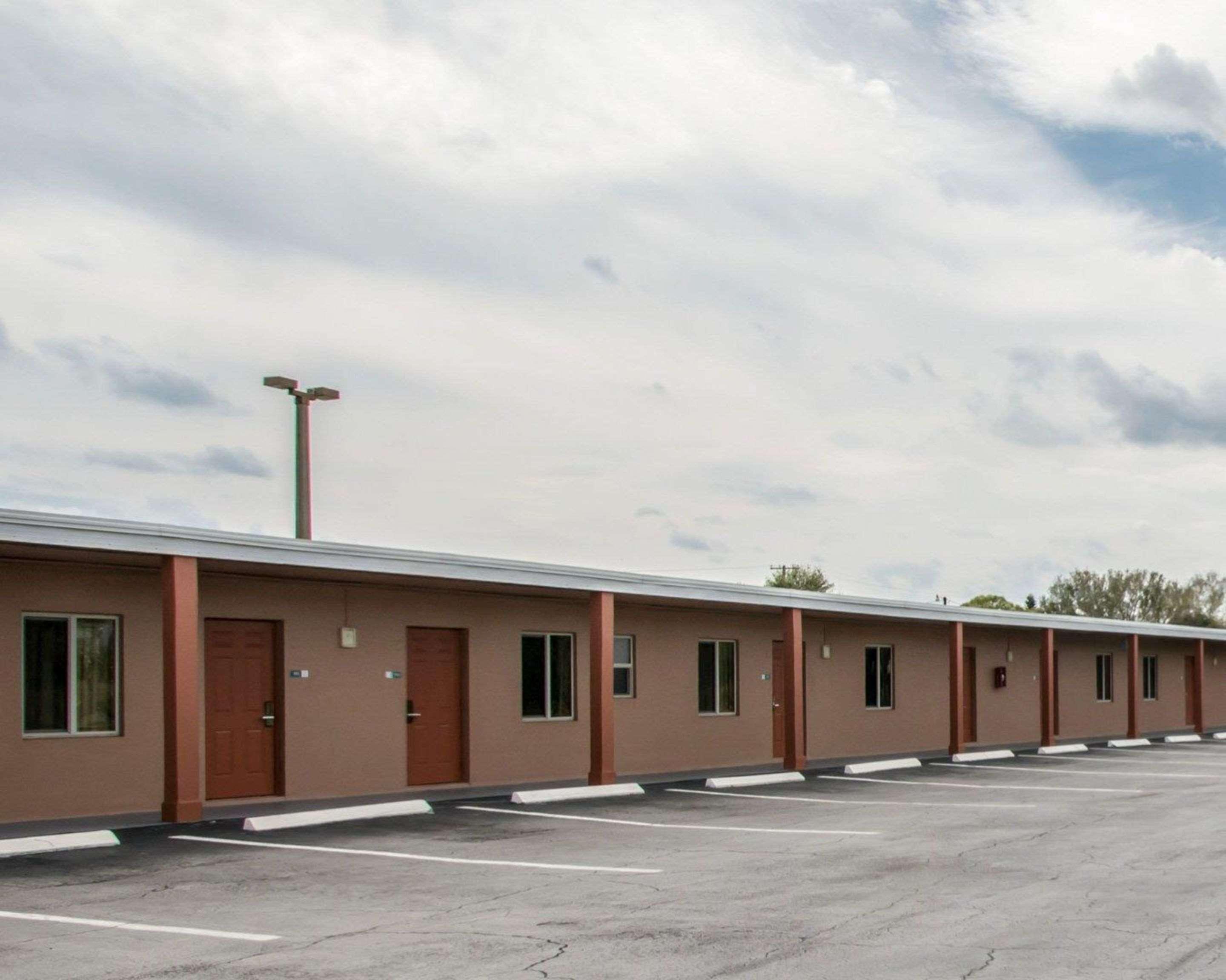 Rodeway Inn Fort Pierce Us Highway 1 Exterior photo