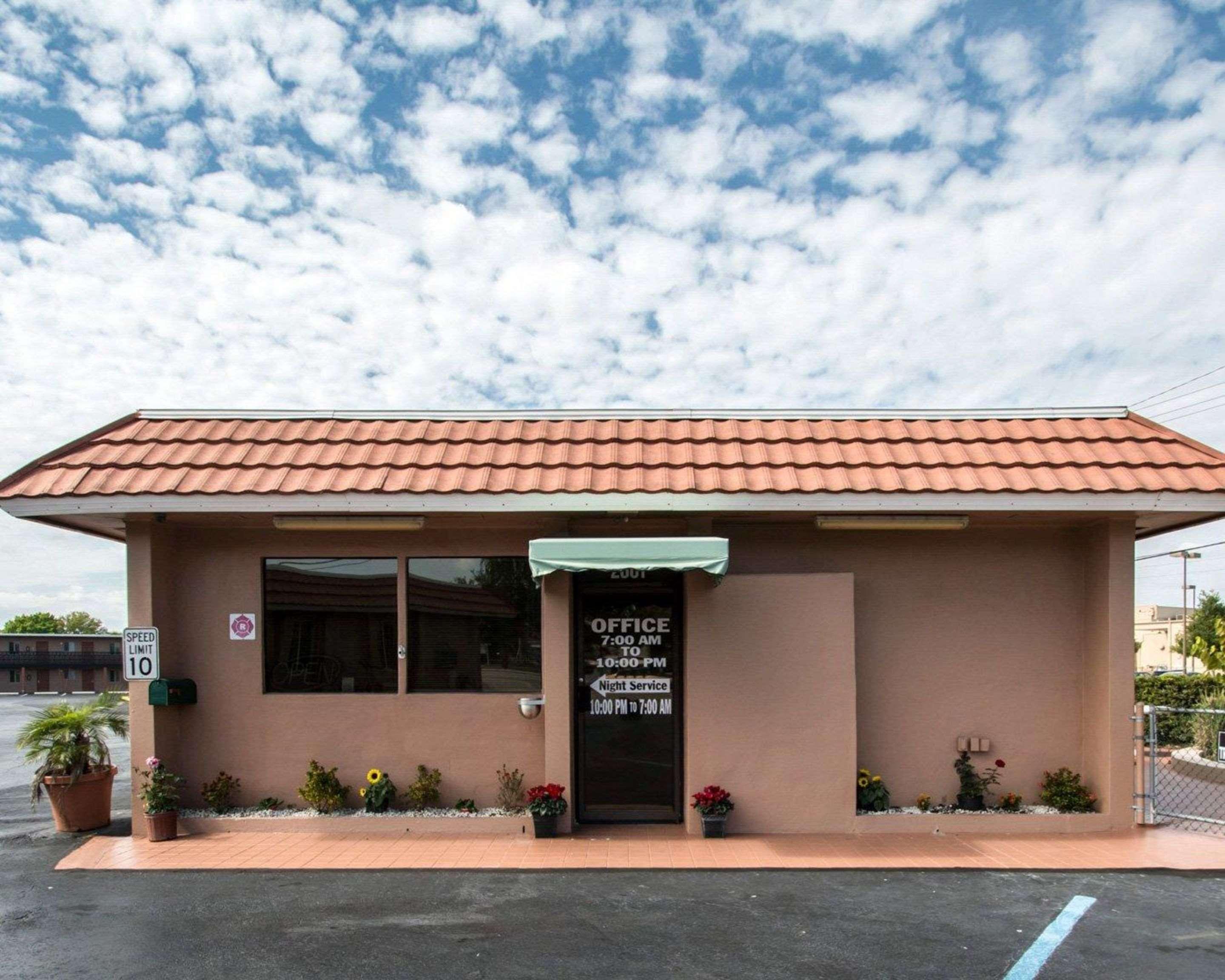 Rodeway Inn Fort Pierce Us Highway 1 Exterior photo